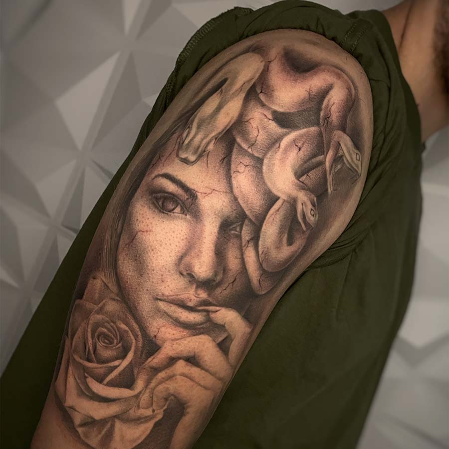 Medusa con rosa